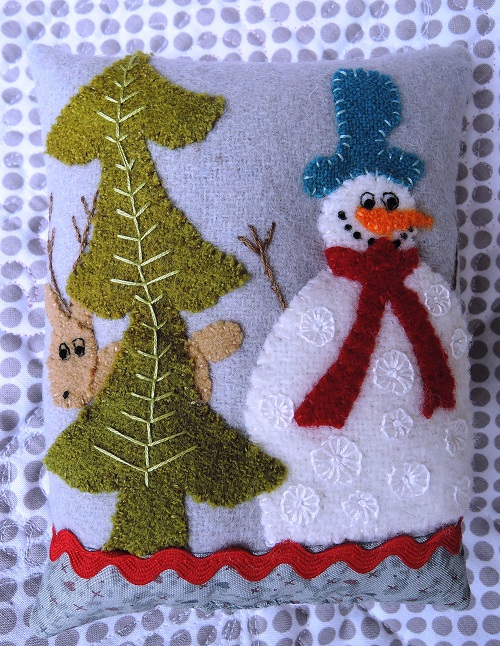 Sunburnt Quilts 2015 - Snowman Pillow