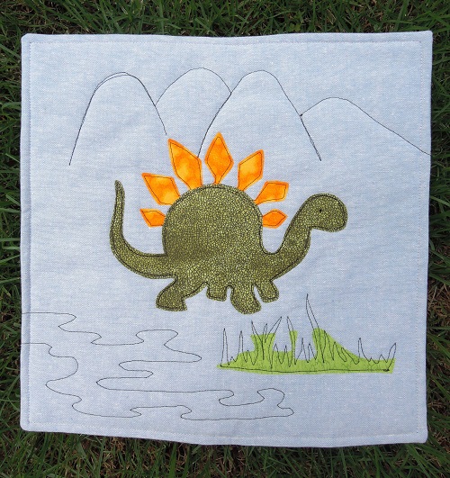 Sunburnt Quilts - 2016 Dinosaur Cushons (1)