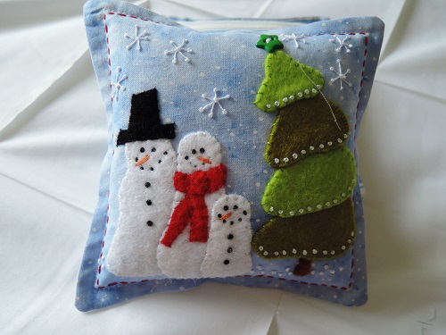 Sunburnt Quilts 2016 - Snowmen Pillows (2)